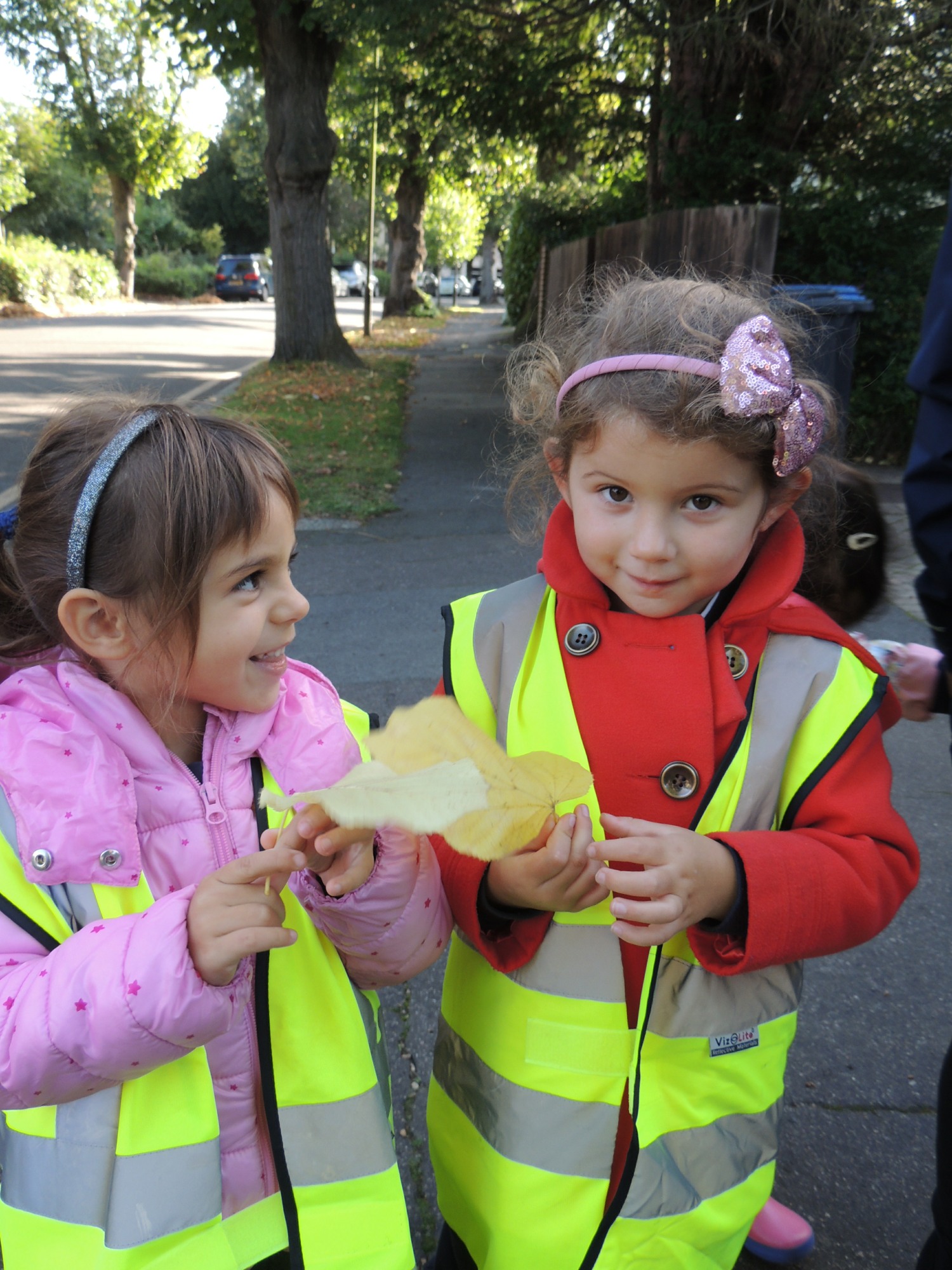 nursery-girls-enjoy-an-autumn-walk-palmers-green-high